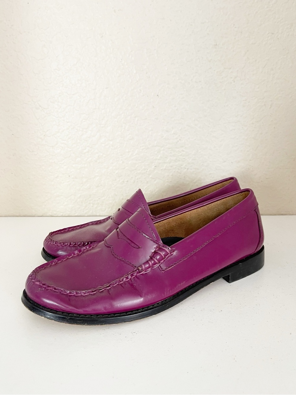 Vintage G.H Bass Weejuns Whitney Candy Loafers in Plum Size 8